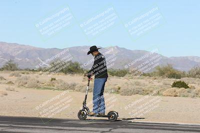 media/Jan-15-2026-Racers Edge (Thu) [[dfebeb70ab]]/1-Around the Pits-Track Walk/